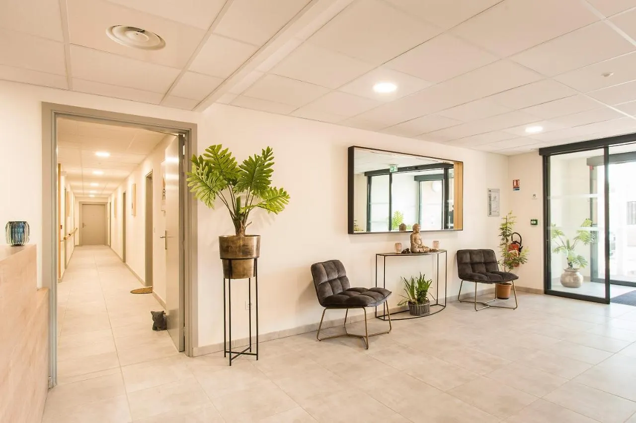 Zenao Appart'Hotels Villeneuve-Les-Avignon 0*,