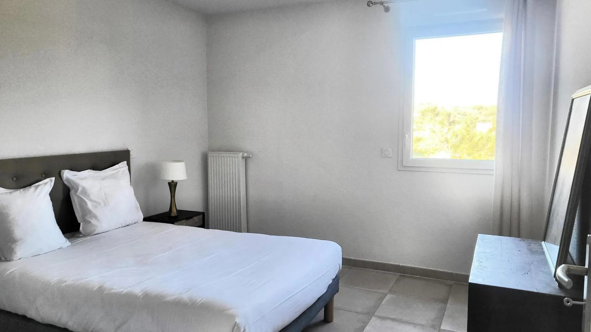 Aparthotel Zenao Appart'Hotels Villeneuve-Les-Avignon France